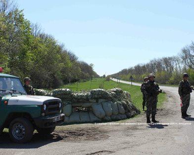 Со стороны Ростовской области и Крыма к украинской границе подтягивается бронетехника
