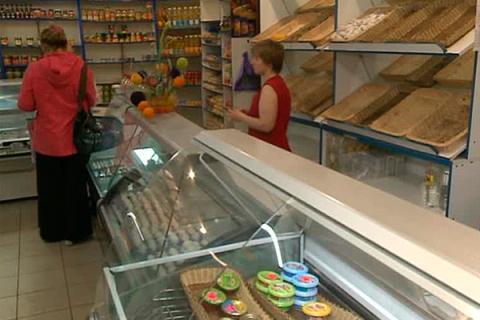 Луганские власти сообщают о перебоях в поставках продуктов и массовых увольнениях