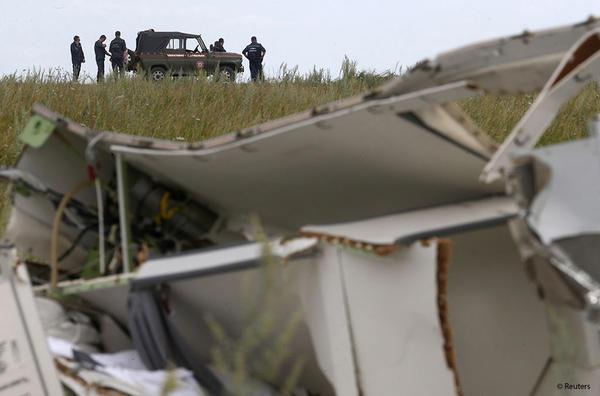 Інтерпол почав ідентифікацію тіл із збитого малайзійського авіалайнера