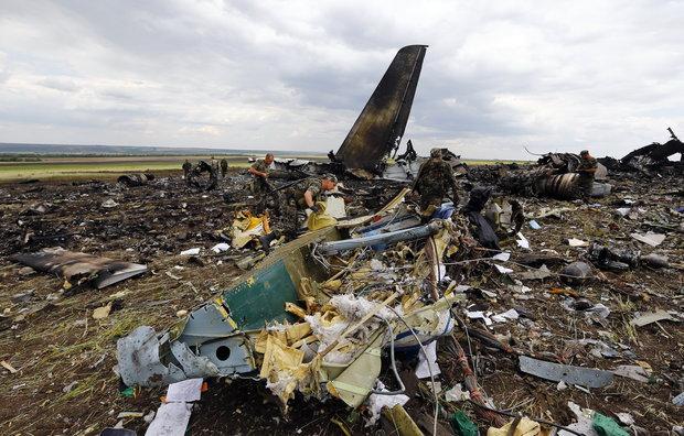 Идентифицированы тела 49 военных из сбитого над Луганском Ил-76