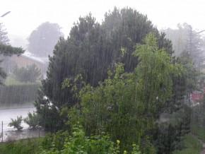 Укргідрометцентр попереджає про грози і зливи 25 липня