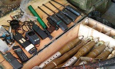 У Лисичанську знайшли арсенал російської зброї (ФОТО)