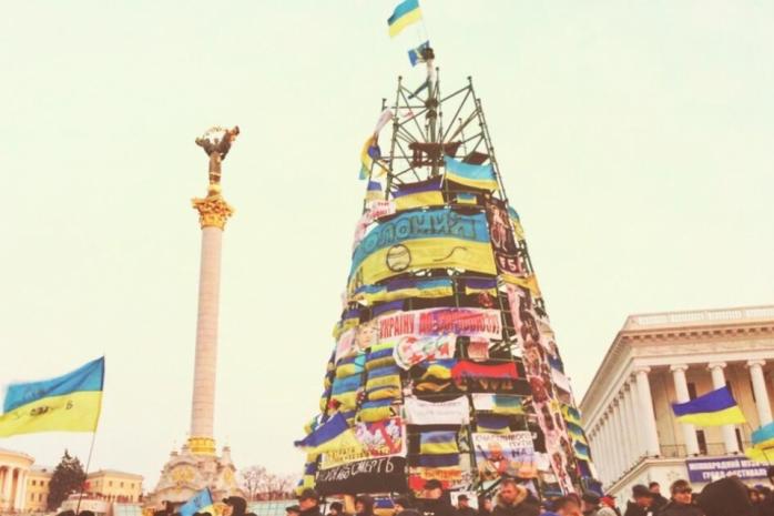 Кличко повідомив у Twitter про демонтаж ялинки на Майдані