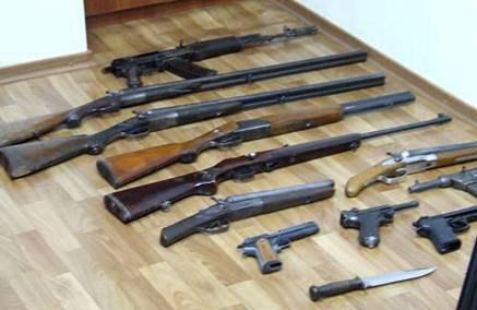 Во Львовской области задержали два автомобиля с оружием из зоны АТО