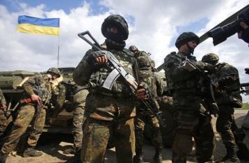 Из плена боевиков освобождены 25 украинских военных — Порошенко