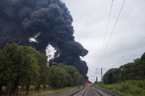 Пожар на месте аварии поезда с нефтепродуктами в Черкасской области локализовали (ФОТО)