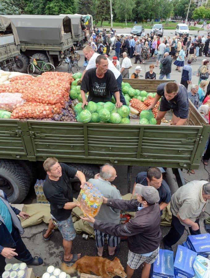 До Попасної та Гірського передано українську допомогу, російською торгують у Свердловську