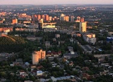 В Донецке ремонтируют электроподстанции в перерывах между обстрелами