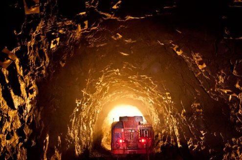 В Днепропетровской области вторые сутки горит шахта