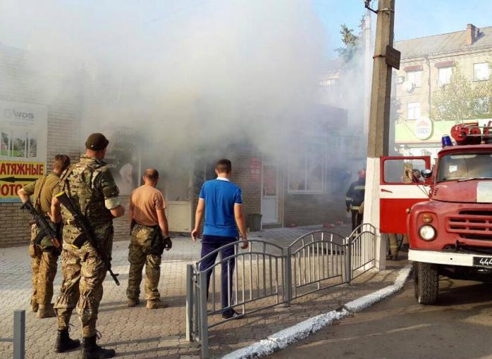 Взрыв в центре Славянска: пострадали два человека. ФОТО