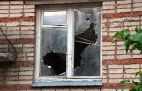 Уночі на Луганщині обстріляли будинок голови РДА: двох людей поранено