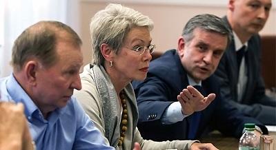 Контактная группа подписала в Минске новый договор о прекращении огня