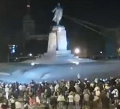 Харківська міліція закрила розслідування про знищення пам’ятника Леніну