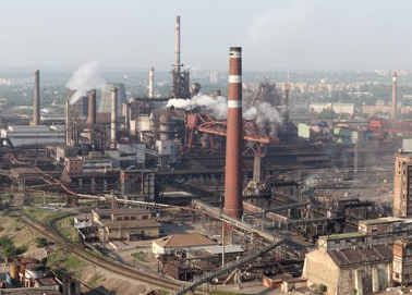 На металургійному заводі в Донецьку відновлено роботу однієї з доменних печей