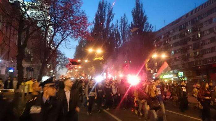 У Києві триває марш на честь воїнів УПА (ФОТО)