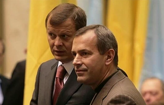 Братья Сергей и Андрей Клюевы: первый снова в ВР, второй - в розыске.