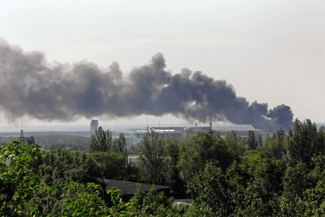 За сутки в Донецке террористы разбомбили пять жилых домов — горсовет