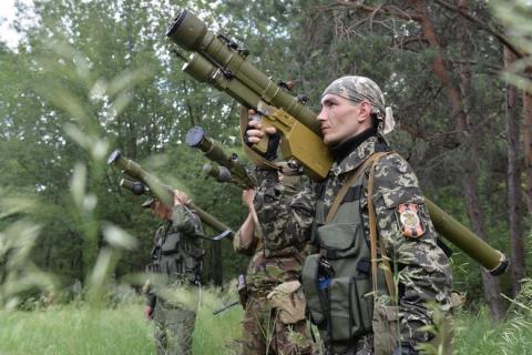 На Луганщине боевики за сутки 12 раз обстреляли позиции силовиков, есть раненый