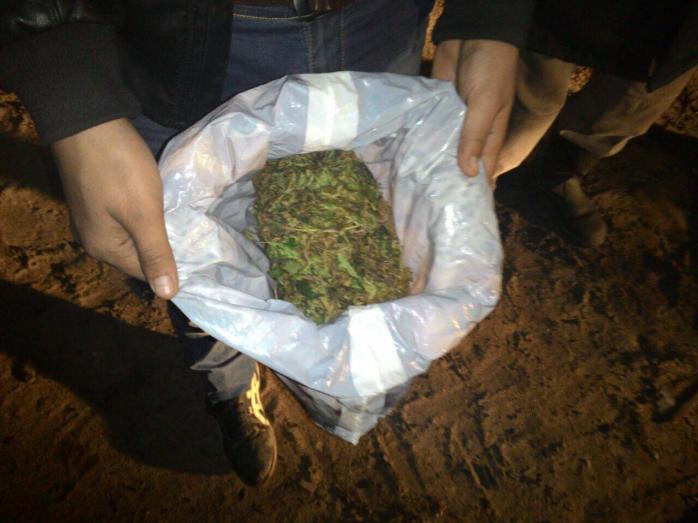 В Харьковской области задержали бойцов «Киев-2» с 12 кг марихуаны (ФОТО)