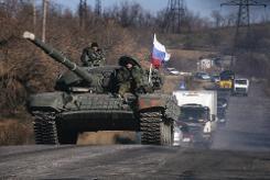 НАТО заявляє про захід кількох колон бойової техніки РФ до України