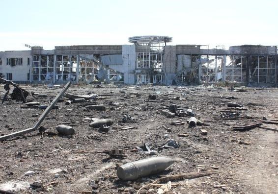 Силы АТО отбили две атаки на аэропорт в Донецке и усилили его оборону
