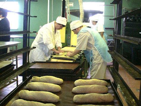 Москаль заявляє про блокування військовими хлібопекарні на Луганщині