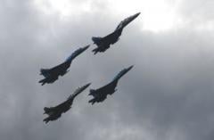 ЗМІ: Над Луганщиною помітили російські військові літаки