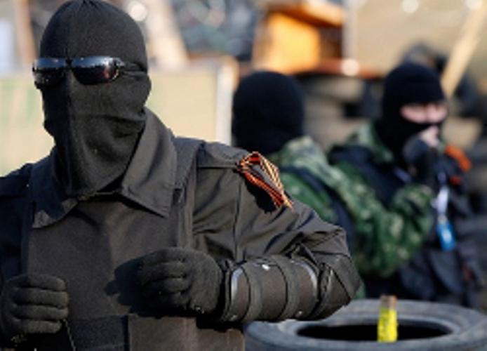 Террористы захватили филиал «Ощадбанка» в Донецке и здание Пенсионного фонда в Снежном