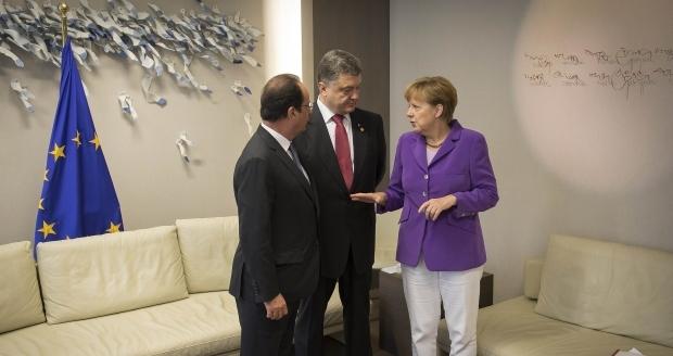 Порошенко, Меркель и Олланд поддержали переговоры в нормандском формате