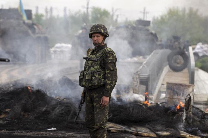 На Донбасі за добу поранили двох бійців АТО, тривають провокації