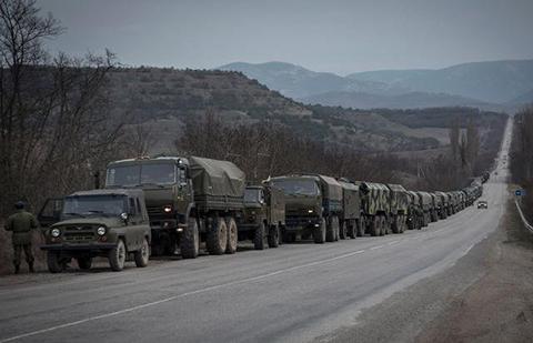 ОБСЕ зафиксировала перемещение военных КамАЗов и бензовозов на Луганщине