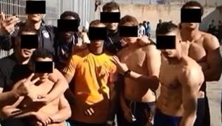 У французькій тюрмі почали розслідування через селфі в’язнів у Facebook (ФОТО)