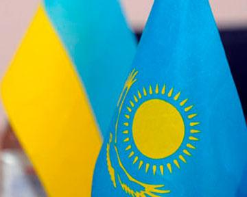 Казахстан передаст Украине 300 т продуктов для жителей Донбасса