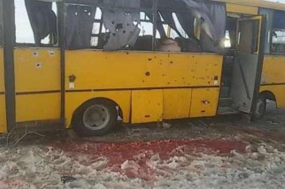 Умер еще один пассажир расстрелянного близ Волновахи автобуса