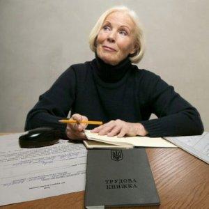 Рада разрешила 55-летним женщинам идти на пенсию при условии 30 лет стажа