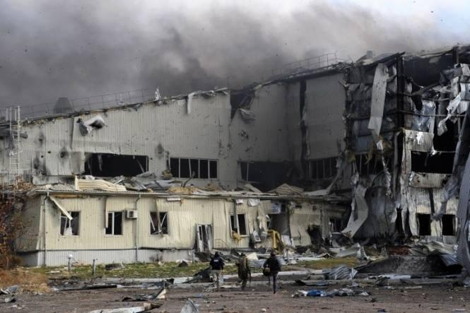 Донецкий аэродром полностью разрушен: украинские военные отошли