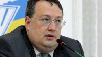 Геращенко повідомив про сили терористів, які атакують Дебальцеве