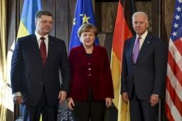 Порошенко встретился с Меркель и Байденом
