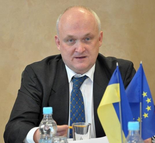 Польські експерти з люстрації радять Україні звільнити всіх суддів