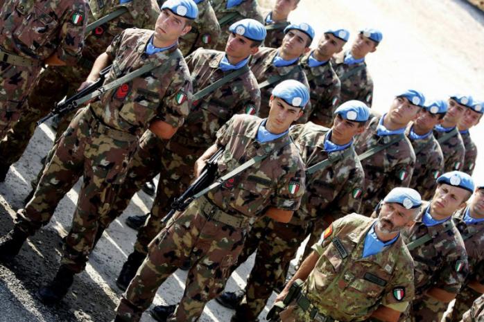 Порошенко инициирует приглашение в Украину миротворцев ООН
