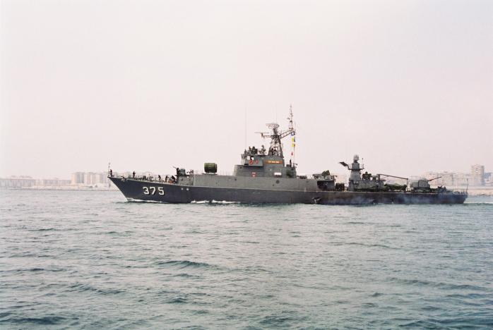 Біля Латвії помітили два російських корвети і підводний човен