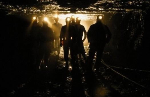 У Донецьку знайдено й піднято з шахти тіла 33 загиблих гірників