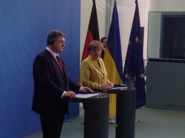 Україна виконує мінські угоди — Меркель