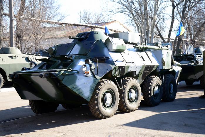 Українським військовим передано броньовані машини «Світязь»