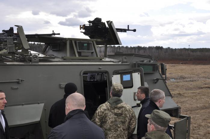 «Укроборонпром» поставить кулемети на броньовані машини Saxon
