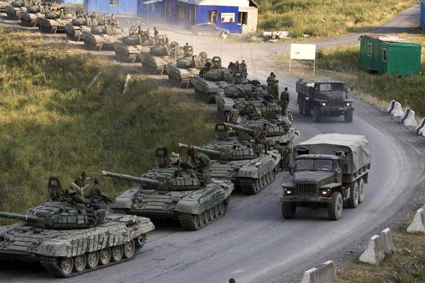 Столтенберг заявил об угрозе внезапного наступления на Украину со стороны РФ