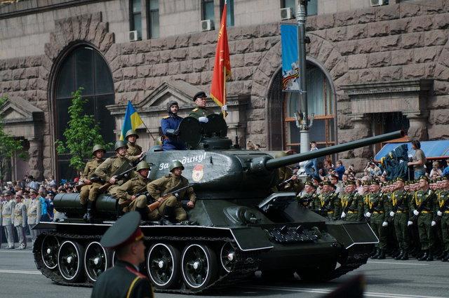 Киев не будет проводить парад на День Победы