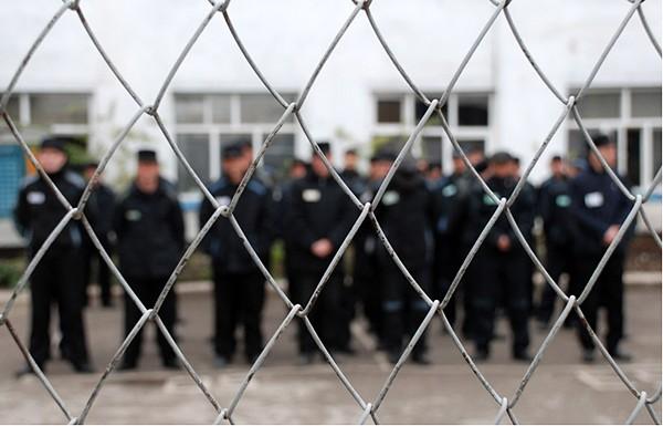 Судьи ДНР начали массово освобождать заключенных из подконтрольных колоний — Аброськин