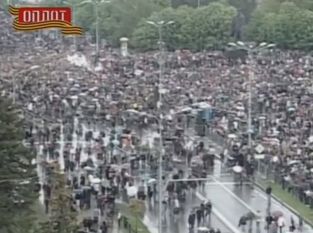 Парад у Донецьку був набагато більшим, ніж у Луганську. Кадри з відео