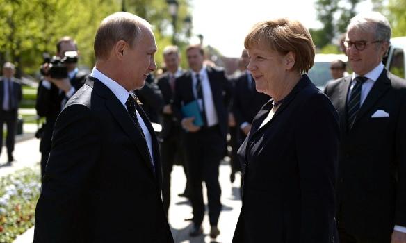 Меркель надеется на сотрудничество с Путиным